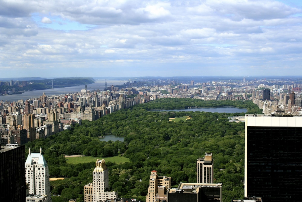 Holiday Inn Express NYC Chelsea – NoMad Area by IHG — Attractions in the area in New York City, New York State