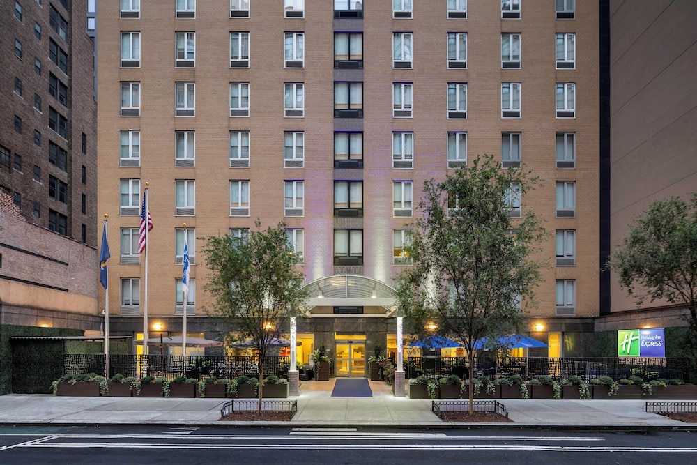 Holiday Inn Express NYC Chelsea – NoMad Area by IHG — Hotel building in New York City, New York State