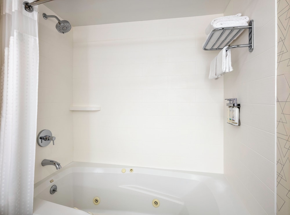 Holiday Inn Express NYC Chelsea – NoMad Area by IHG — Hotel rooms in New York City, New York State