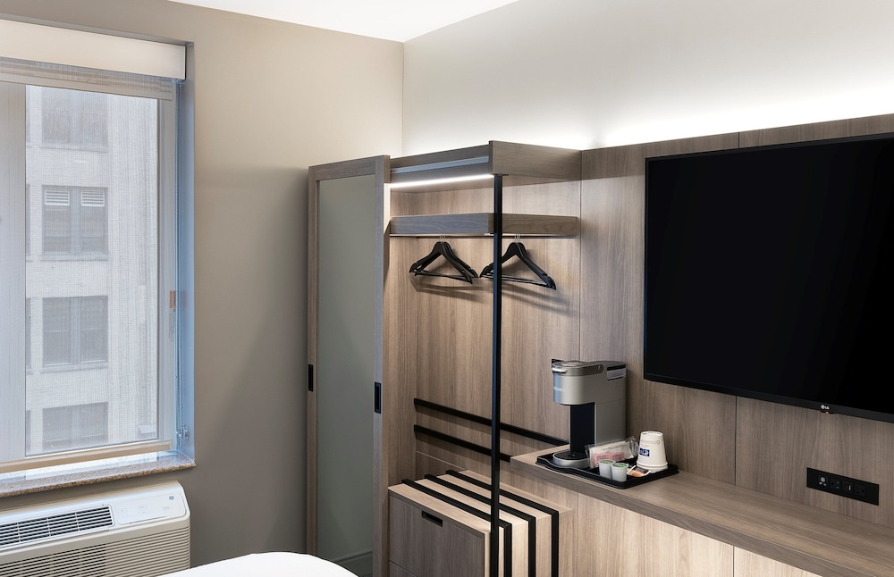 Holiday Inn Express NYC Chelsea – NoMad Area by IHG — Hotel rooms in New York City, New York State