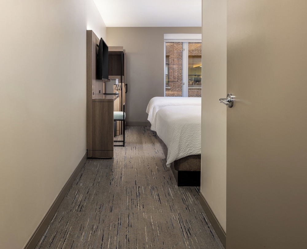 Holiday Inn Express NYC Chelsea – NoMad Area by IHG — Hotel rooms in New York City, New York State
