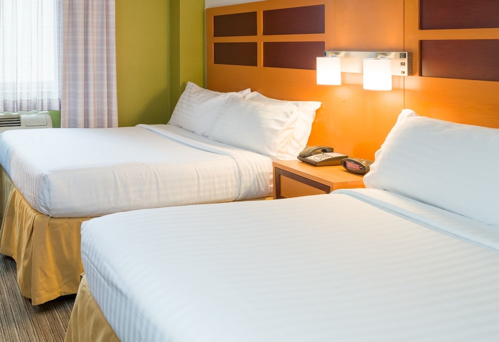 Holiday Inn Express New York City Times Square by IHG — Hotel rooms in New York City, New York State