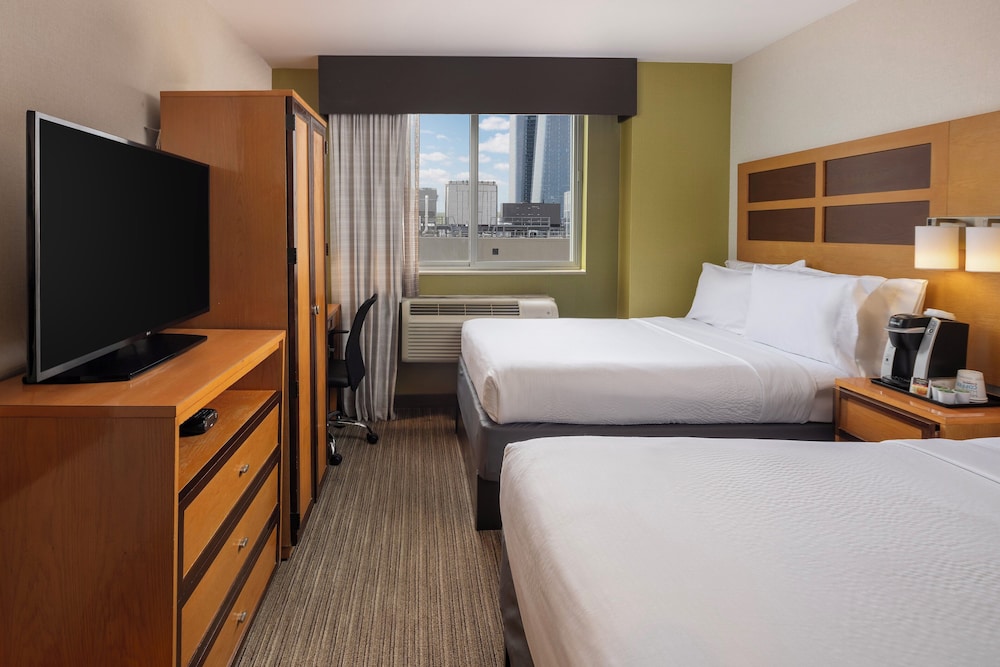 Holiday Inn Express New York City Times Square by IHG — Hotel rooms in New York City, New York State