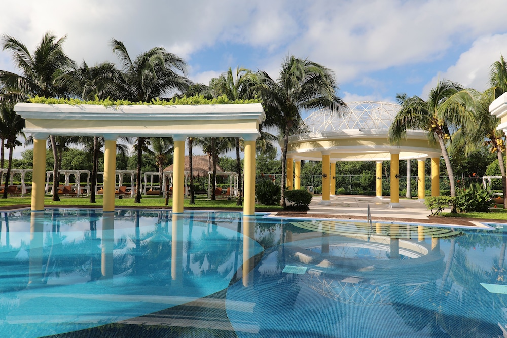 JOIA Paraíso by Iberostar - Adults Only - All Inclusive — Swimming pool in Playa del Carmen, Quintana Roo