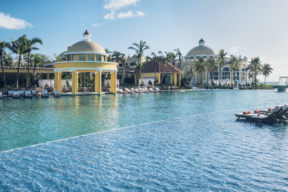 JOIA Paraíso by Iberostar - Adults Only - All Inclusive — Swimming pool in Playa del Carmen, Quintana Roo