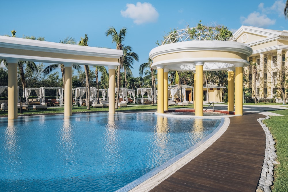 JOIA Paraíso by Iberostar - Adults Only - All Inclusive — Swimming pool in Playa del Carmen, Quintana Roo
