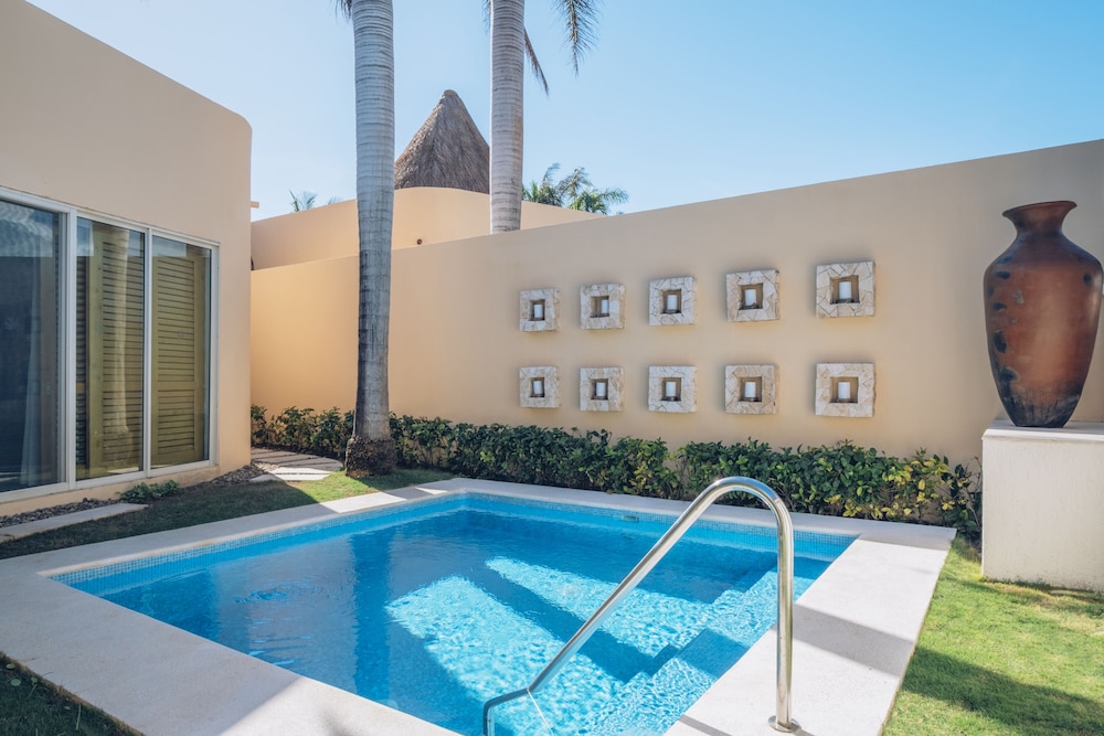 JOIA Paraíso by Iberostar - Adults Only - All Inclusive — Swimming pool in Playa del Carmen, Quintana Roo