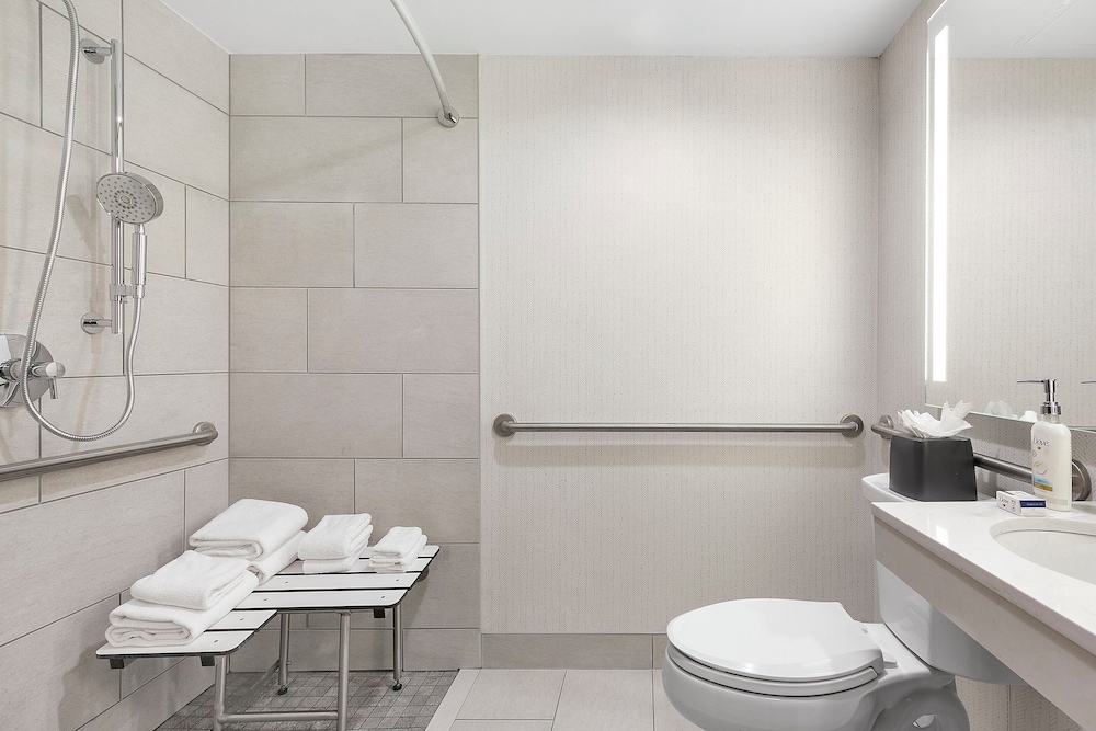 Holiday Inn Manhattan 6th Ave - Chelsea by IHG — Hotel rooms in New York City, New York State
