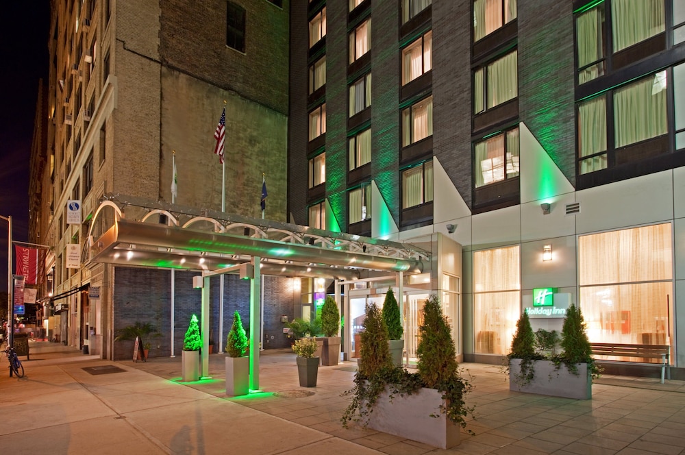 Holiday Inn Manhattan 6th Ave - Chelsea by IHG — Hotel building in New York City, New York State