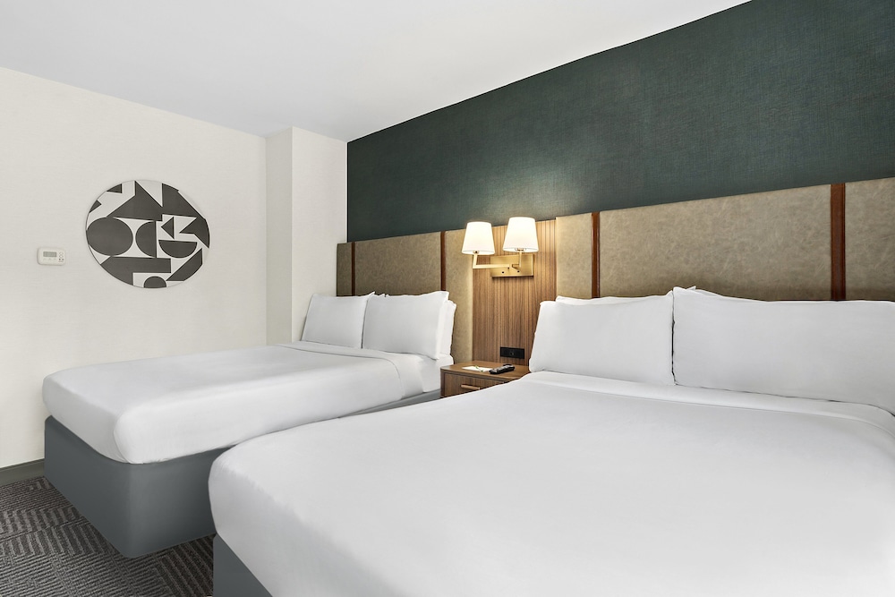 Holiday Inn Manhattan 6th Ave - Chelsea by IHG — Hotel rooms in New York City, New York State