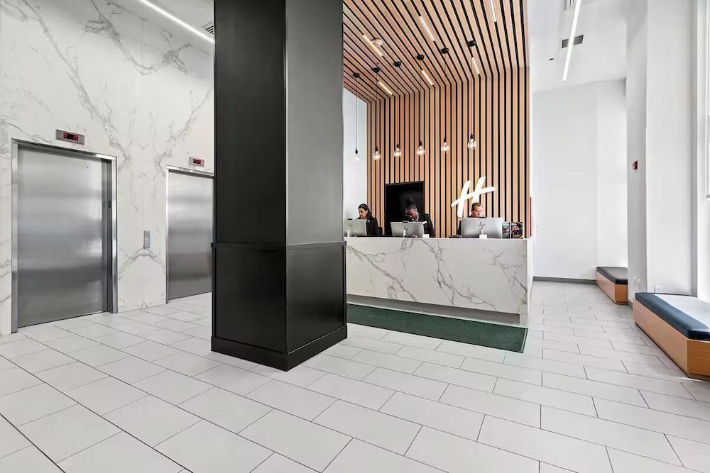 Holiday Inn Manhattan 6th Ave - Chelsea by IHG — Hotel building in New York City, New York State