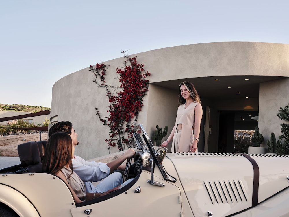 Andronis Concept — Hotel building in Imerovigli, South Aegean