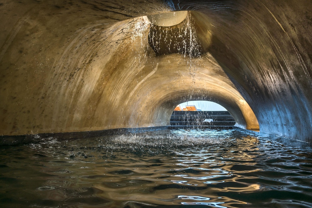 Andronis Concept — Swimming pool in Imerovigli, South Aegean