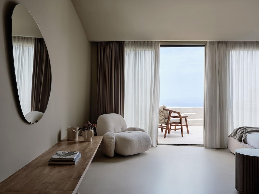 Andronis Concept — Hotel rooms in Imerovigli, South Aegean