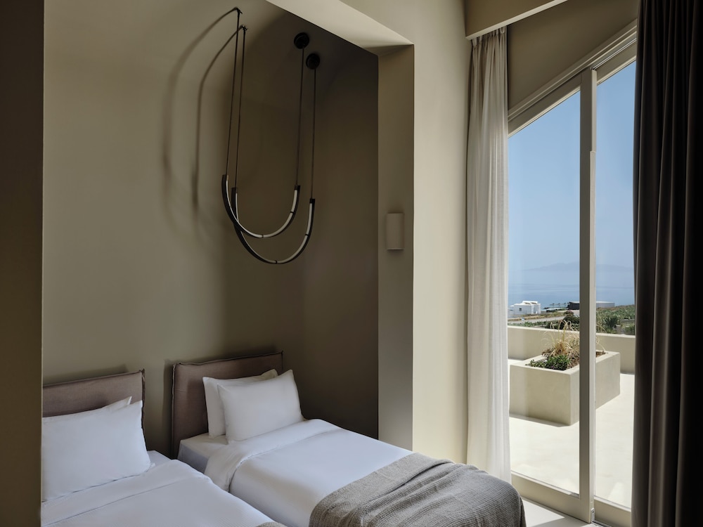 Andronis Concept — Hotel rooms in Imerovigli, South Aegean