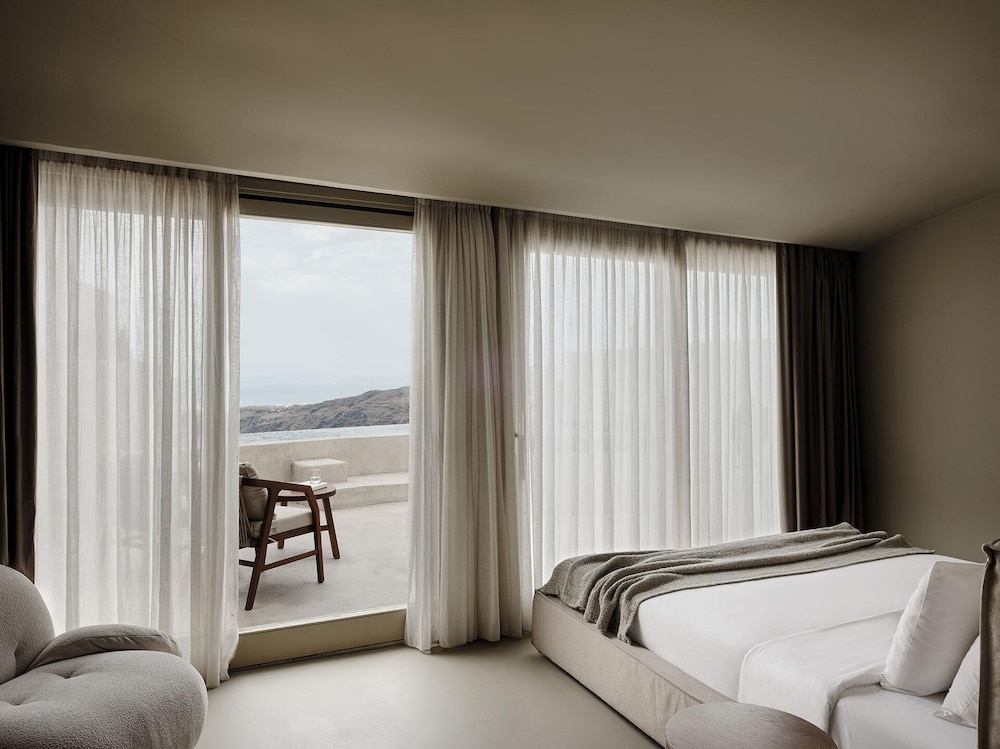 Andronis Concept — Hotel rooms in Imerovigli, South Aegean