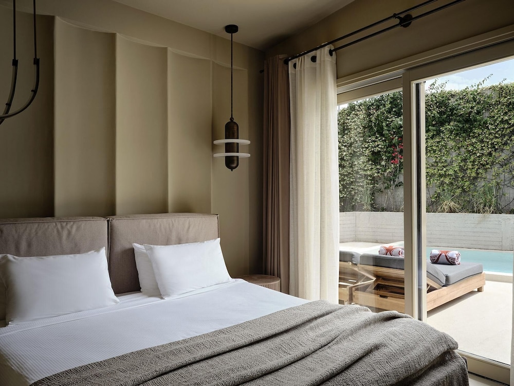 Andronis Concept — Hotel rooms in Imerovigli, South Aegean
