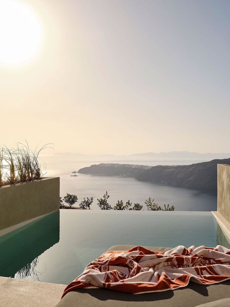 Andronis Concept — Swimming pool in Imerovigli, South Aegean