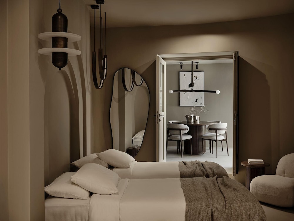 Andronis Concept — Hotel rooms in Imerovigli, South Aegean