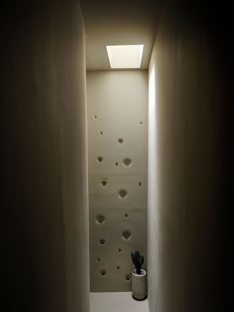 Andronis Concept — Hotel building in Imerovigli, South Aegean