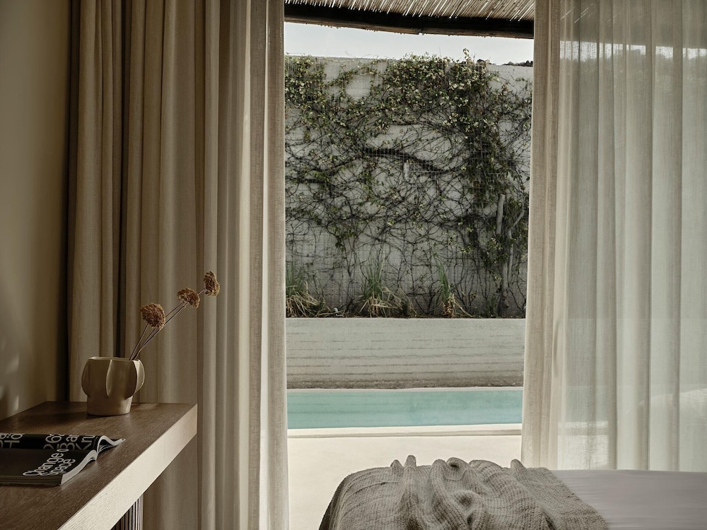 Andronis Concept — Hotel rooms in Imerovigli, South Aegean