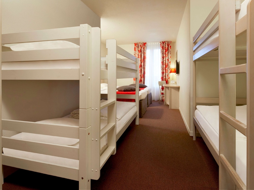 Campanile Val de France near Disneyland Paris — Hotel rooms in Disneyland Paris, Ile-de-France