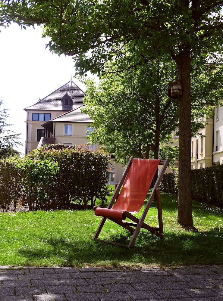 Campanile Val de France near Disneyland Paris — Hotel building in Disneyland Paris, Ile-de-France