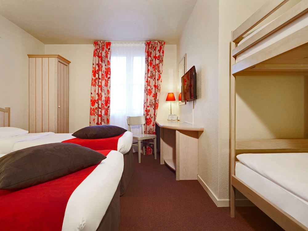 Campanile Val de France near Disneyland Paris — Hotel rooms in Disneyland Paris, Ile-de-France