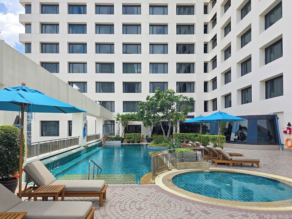 Grand Mercure Bangkok Atrium — Swimming pool in Bangkok, Bangkok