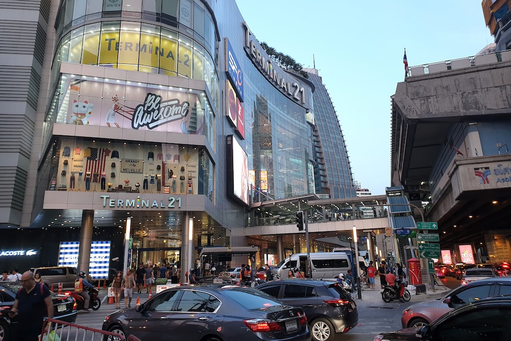 Grand Mercure Bangkok Atrium — Attractions in the area in Bangkok, Bangkok