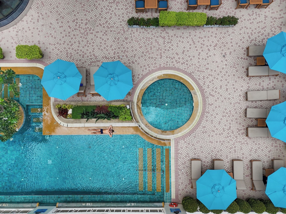 Grand Mercure Bangkok Atrium — Swimming pool in Bangkok, Bangkok