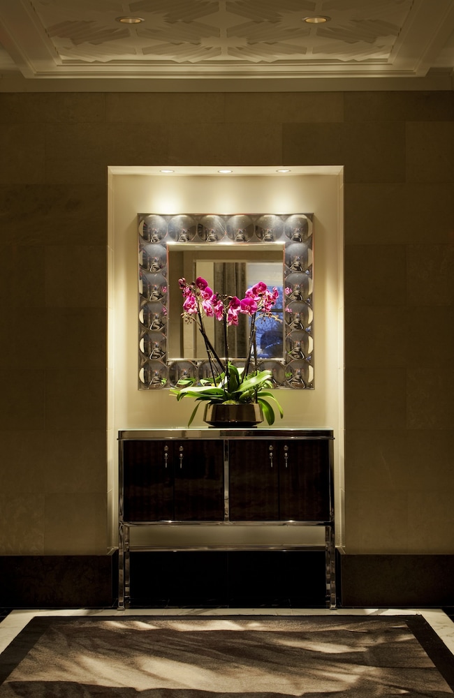 Loews Regency New York Hotel — Hotel building in New York City, New York State