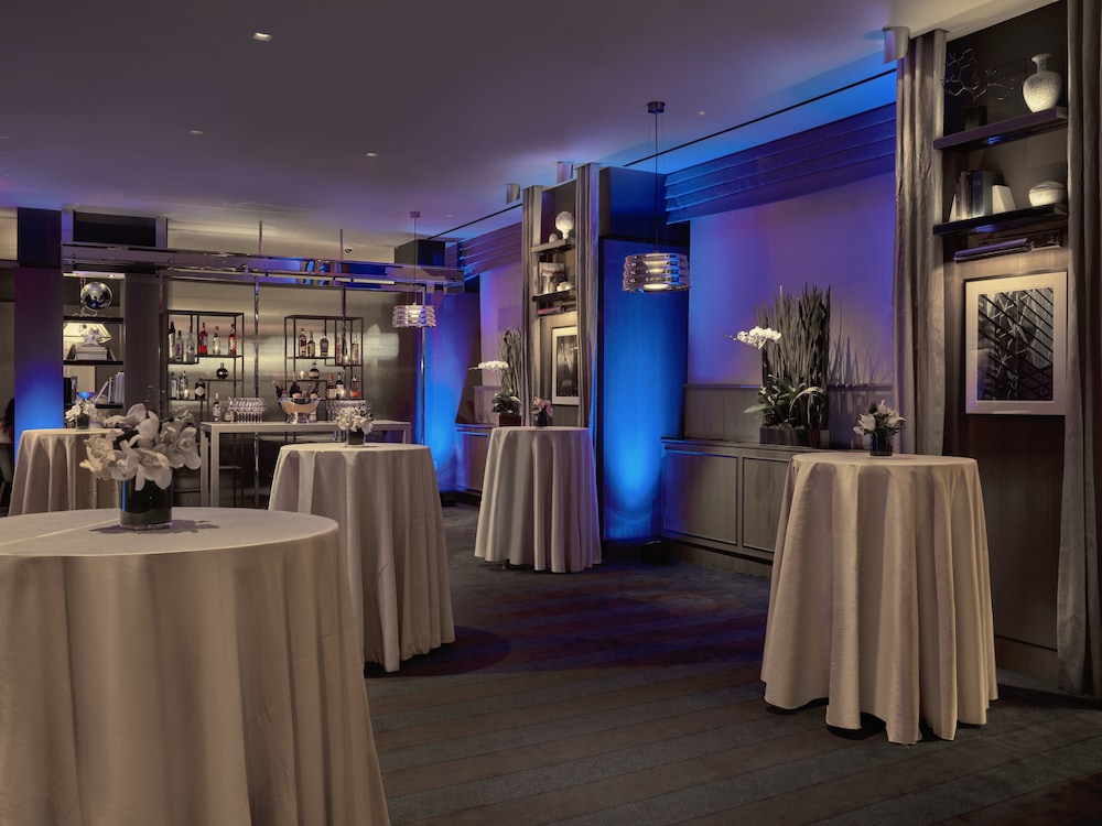 Loews Regency New York Hotel — Restaurant & bars in New York City, New York State