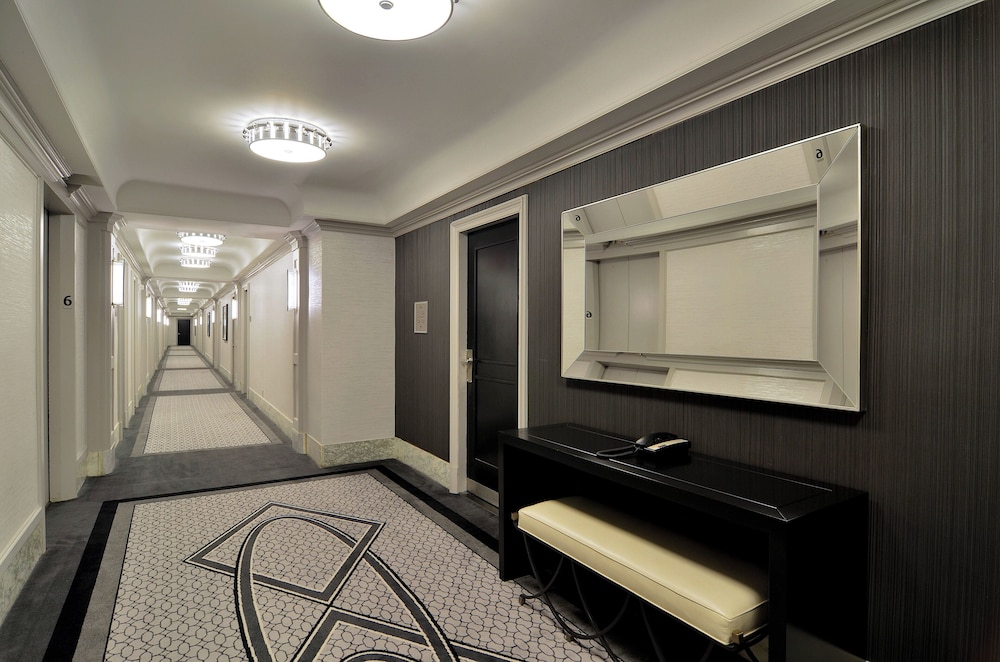 Loews Regency New York Hotel — Hotel building in New York City, New York State
