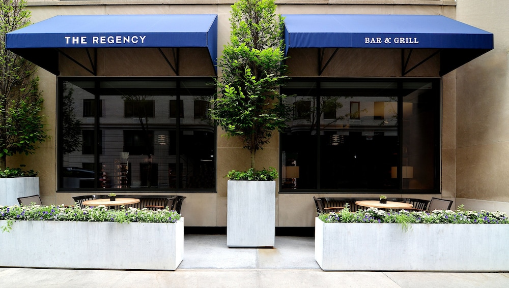 Loews Regency New York Hotel — Restaurant & bars in New York City, New York State