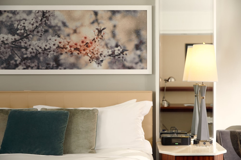 Loews Regency New York Hotel — Hotel rooms in New York City, New York State