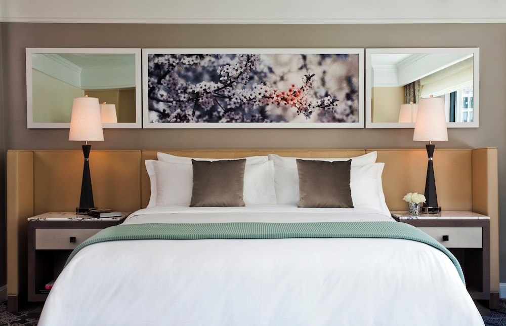 Loews Regency New York Hotel — Hotel rooms in New York City, New York State