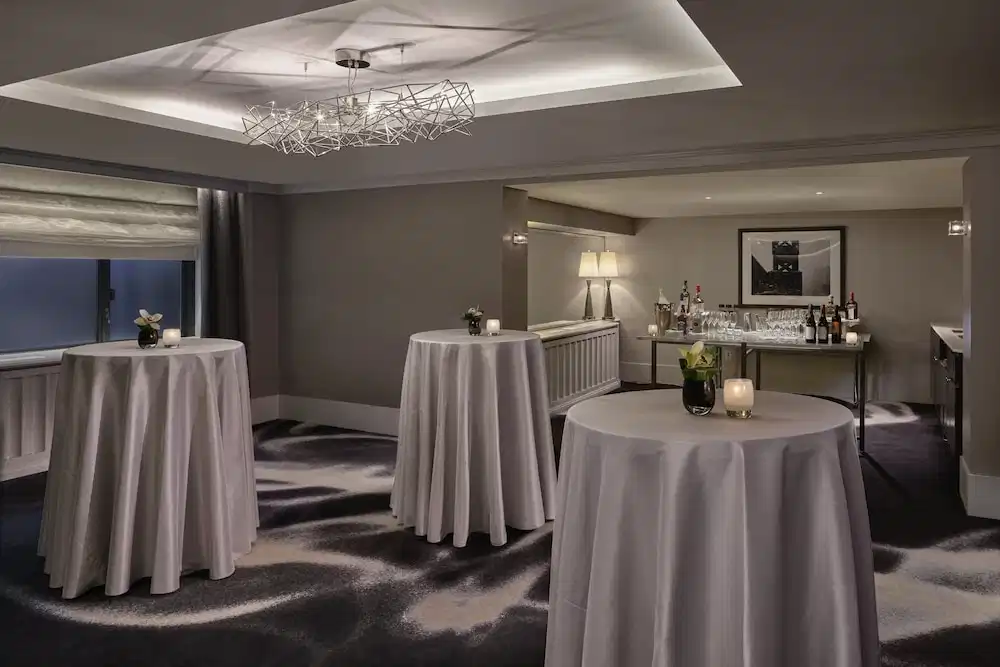 Loews Regency New York Hotel — Restaurant & bars in New York City, New York State