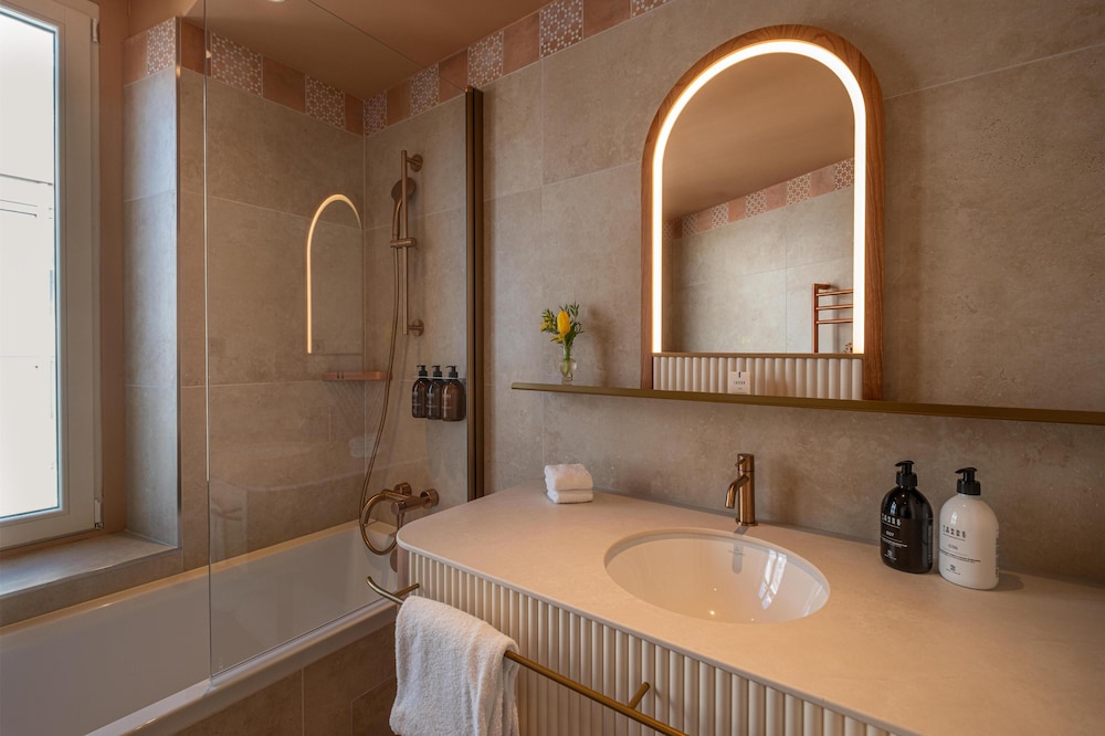 Hôtel Le Soleia by Inwood Hotels — Hotel rooms in Nice, Provence-Alpes-Cote d'Azur