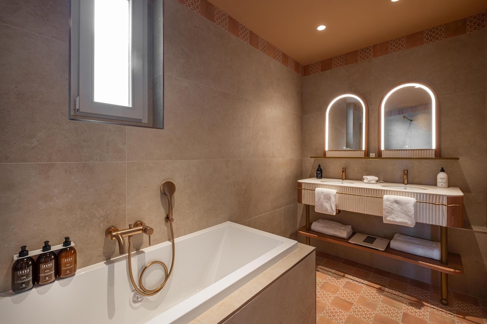 Hôtel Le Soleia by Inwood Hotels — Hotel rooms in Nice, Provence-Alpes-Cote d'Azur