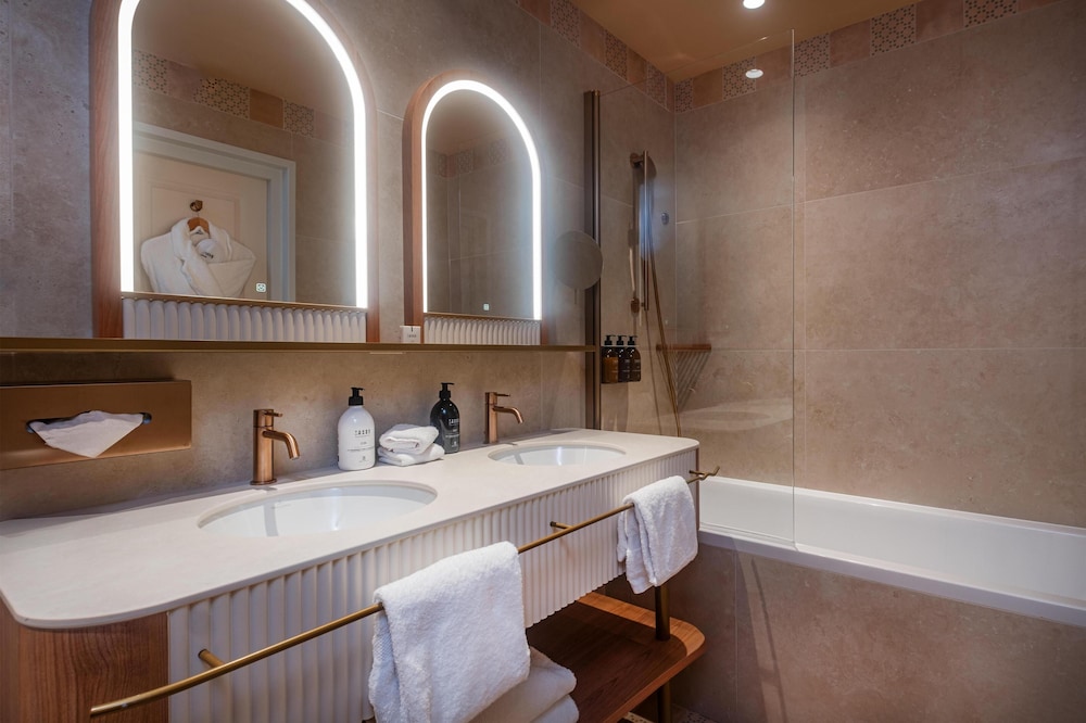 Hôtel Le Soleia by Inwood Hotels — Hotel rooms in Nice, Provence-Alpes-Cote d'Azur