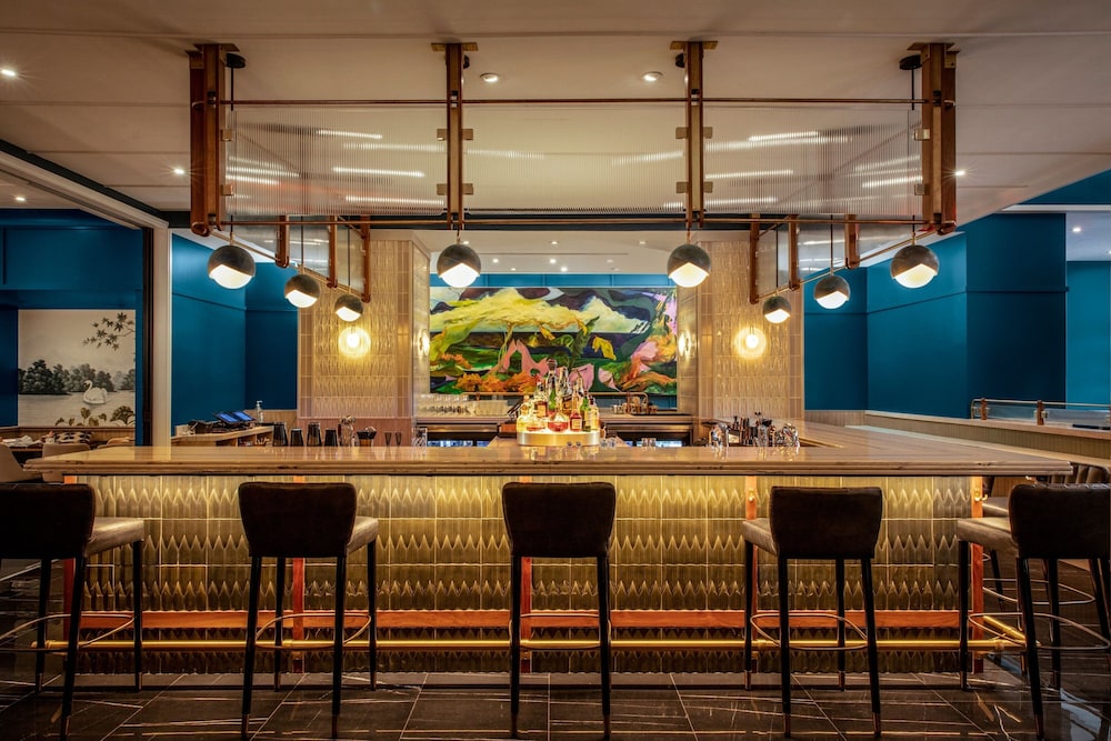 The London, a Luxury Collection Hotel, New York City — Restaurant & bars in New York City, New York State