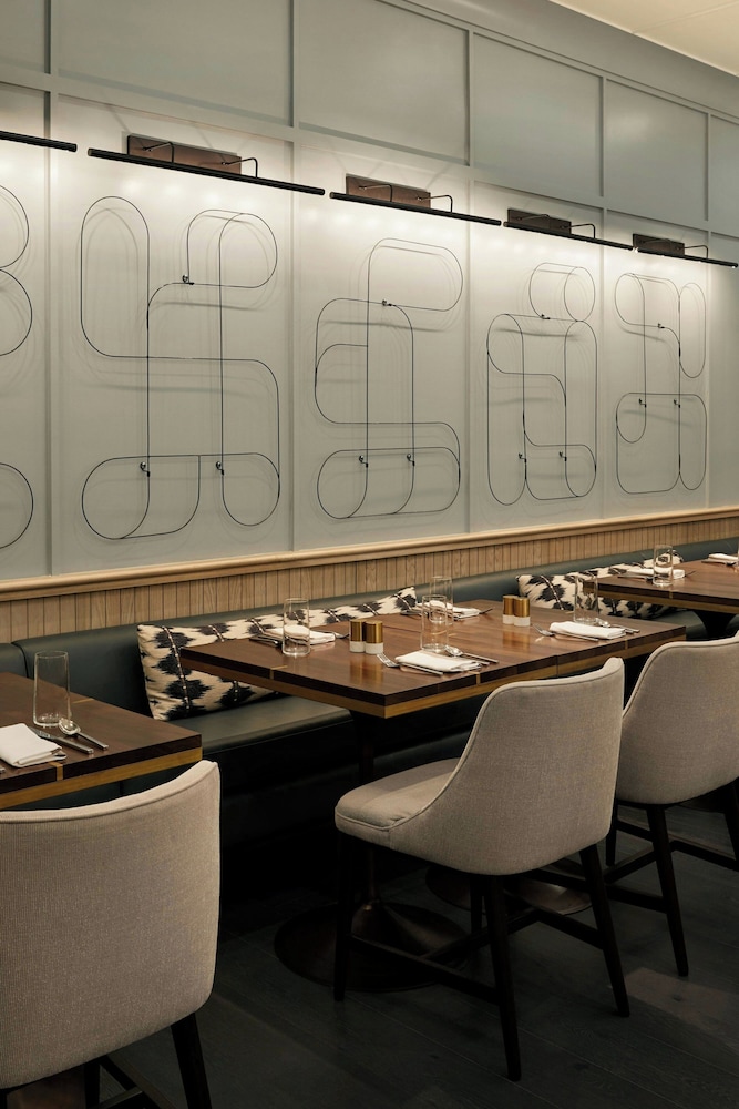 The London, a Luxury Collection Hotel, New York City — Restaurant & bars in New York City, New York State