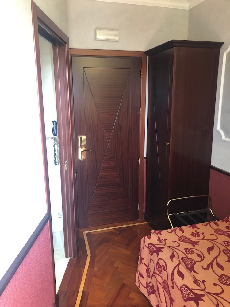 Hotel Best Roma — Hotel rooms in Rome, Lazio