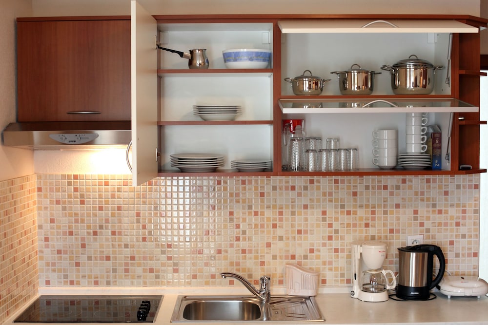 Apartments Ivana — Hotel rooms in Baška Voda, Split-Dalmatia