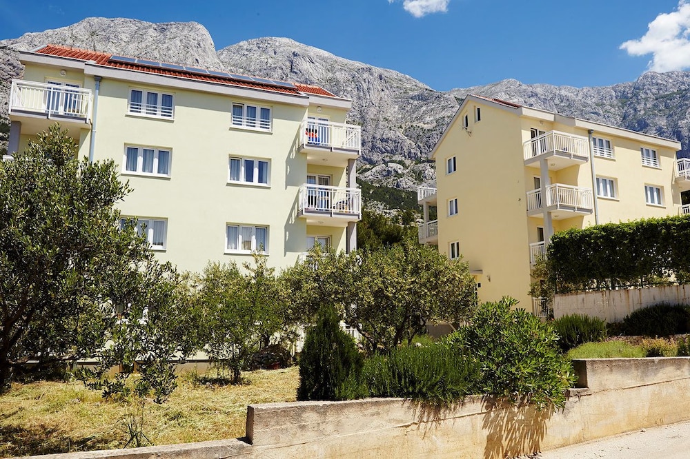 Apartments Ivana — Main photo in Baška Voda, Split-Dalmatia