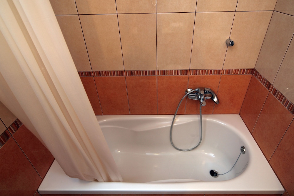 Apartments Ivana — Hotel rooms in Baška Voda, Split-Dalmatia
