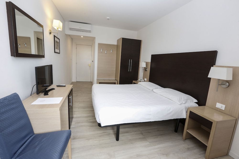 Hotel Giardino D'Europa — Hotel rooms in Rome, Lazio