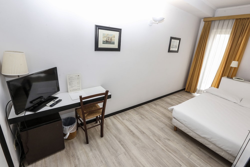 Hotel Giardino D'Europa — Hotel rooms in Rome, Lazio