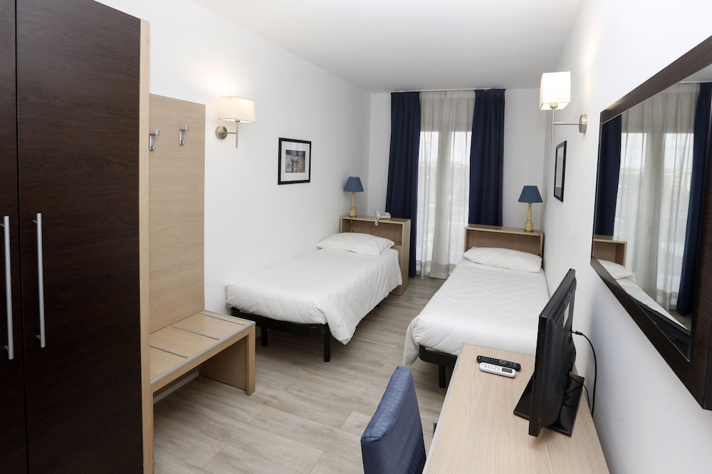 Hotel Giardino D'Europa — Hotel rooms in Rome, Lazio